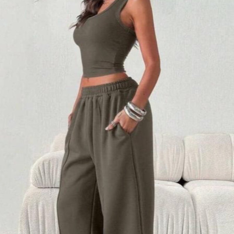 Ensemble jogging et petit haut